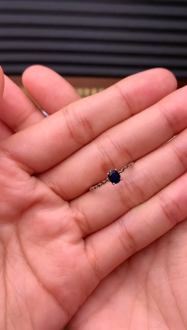 【闪购商品】蓝宝石戒指银S925镶嵌........