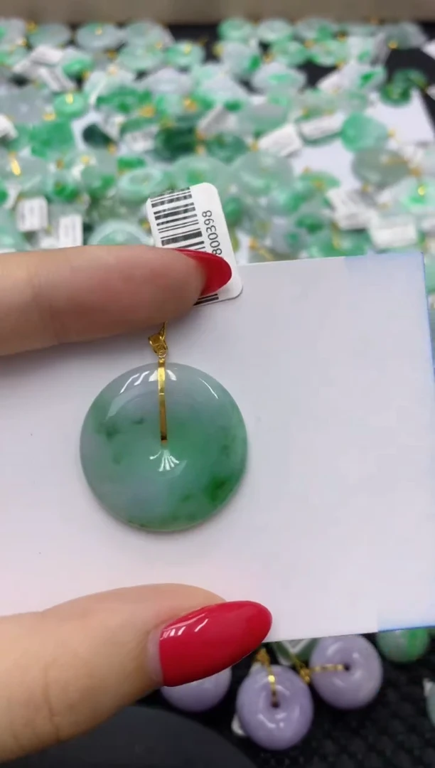 翡翠18K金镶嵌颈饰11111111111