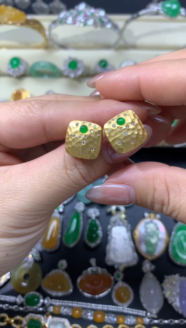 【闪购商品】翡翠颈饰18K金镶嵌耳饰