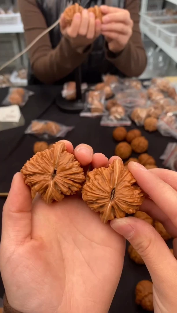 【闪购商品】文玩核桃把件汉高楼42-t402