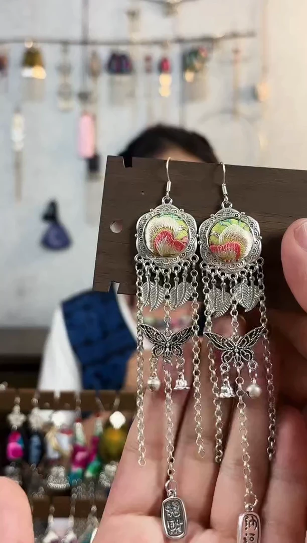 织绣彩云南阁非遗老绣饰品039