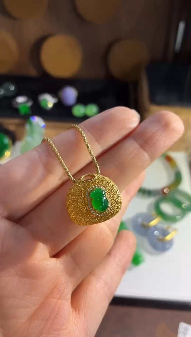 吊坠(不含链)18K金镶嵌翡翠吊坠