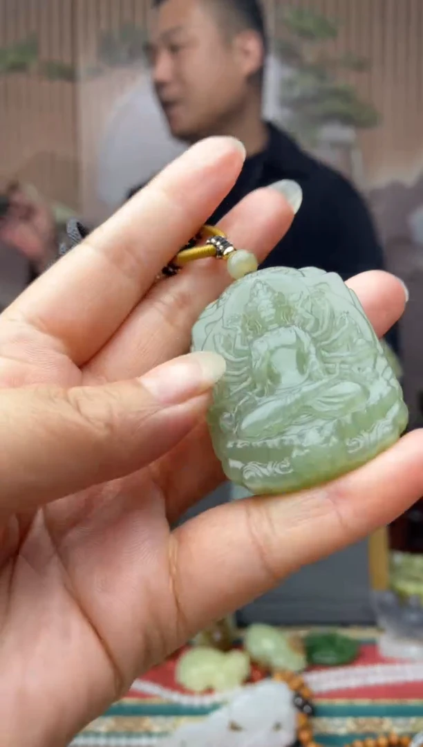 颈饰未镶嵌和田玉拍一发一