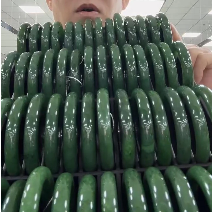 【老郑家】和田玉手镯一支 (多样性发1件) 有黑点