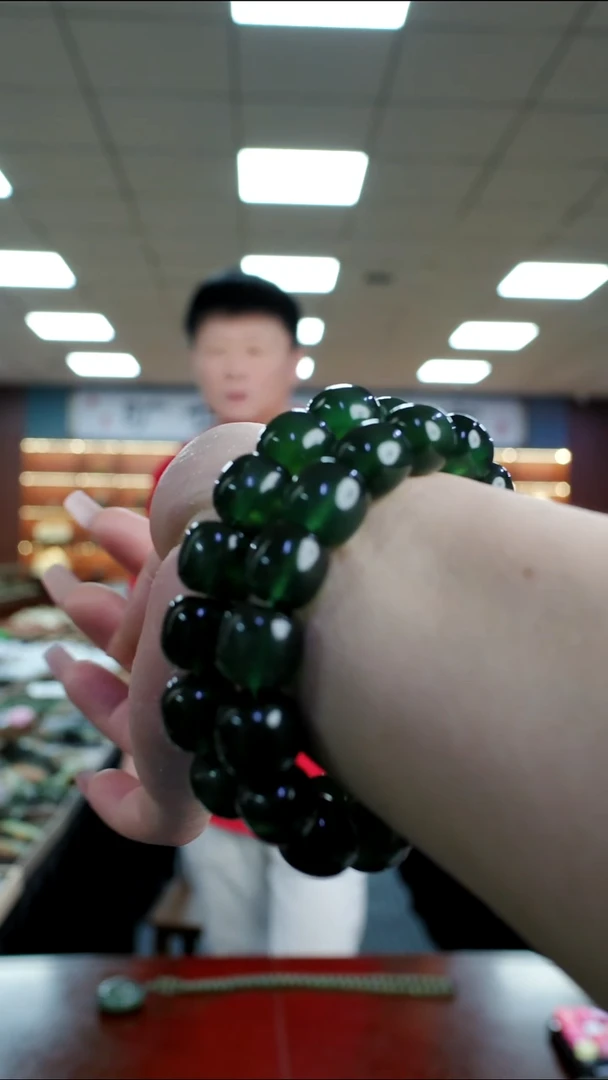 未镶嵌蛇纹石玉手串多样是发货随机发一