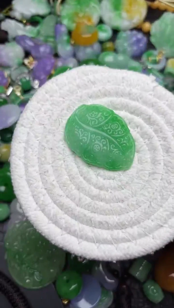 颈饰未镶嵌翡翠缅甸翡翠吊坠