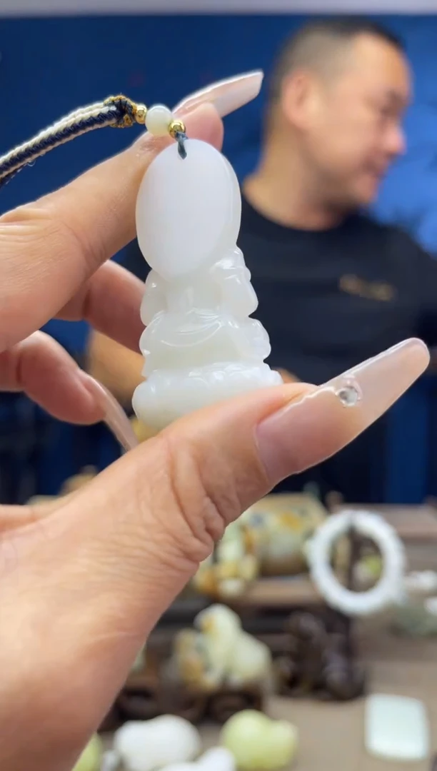 颈饰未镶嵌和田玉1