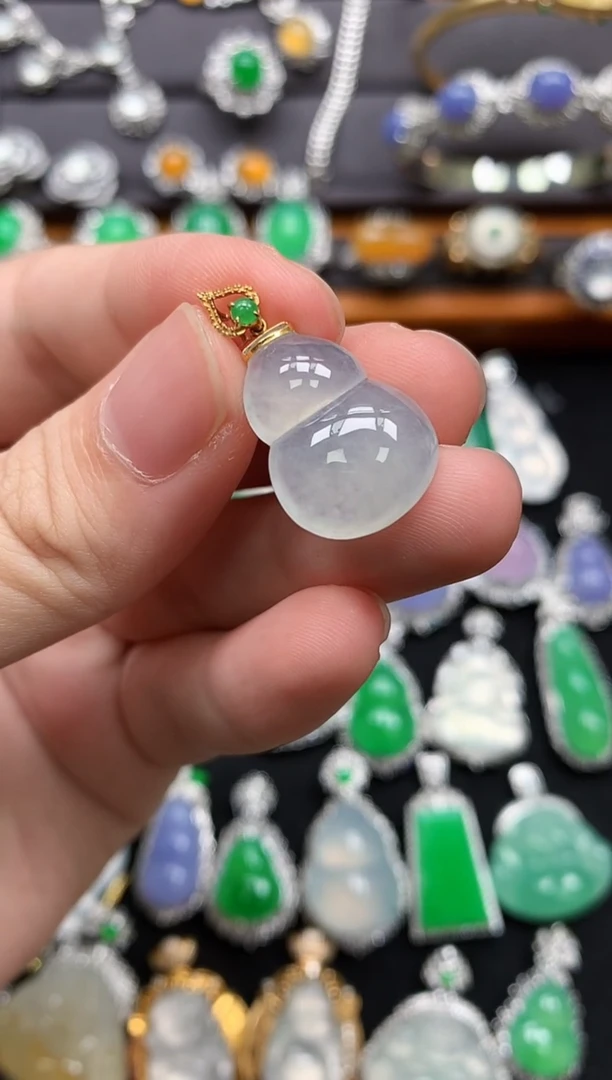 颈饰18K金镶嵌翡翠翡翠