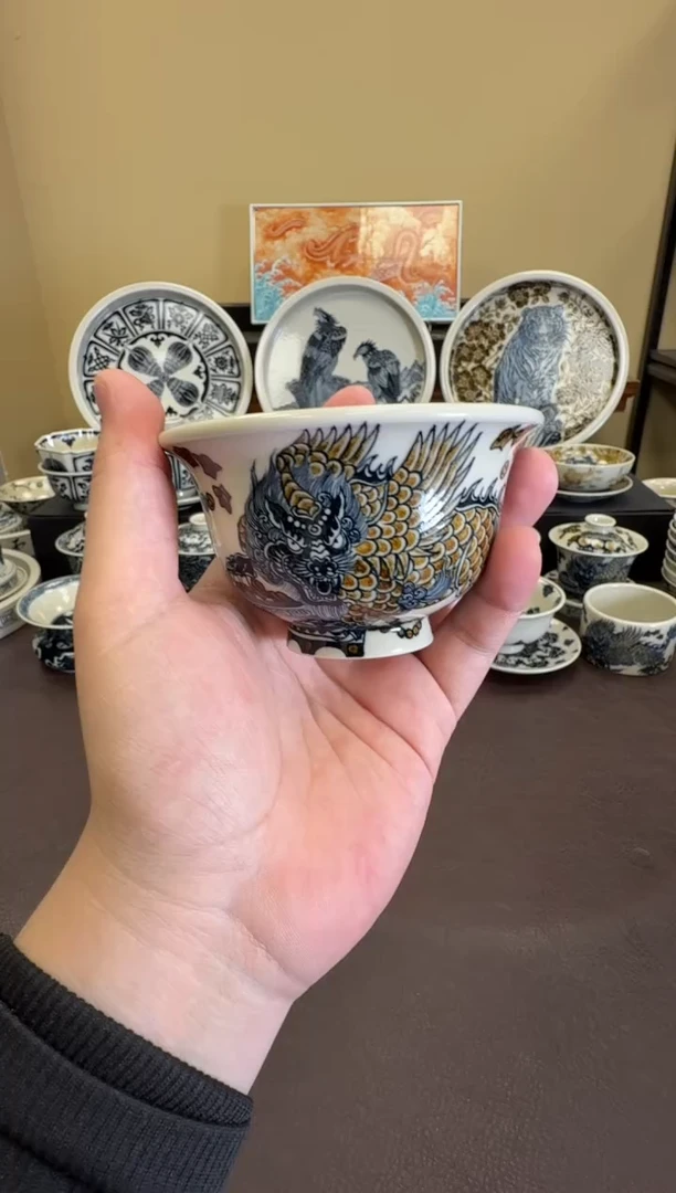 二号釉貔貅纹压手杯