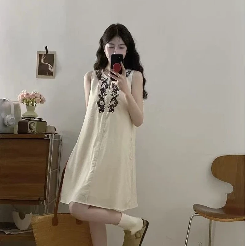 仿麻垂感撞色重工绳绣设计民族风连衣裙女春V领无袖A字裙