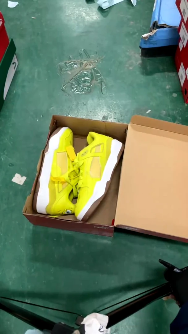 彪马时尚休闲运动鞋42M  C145