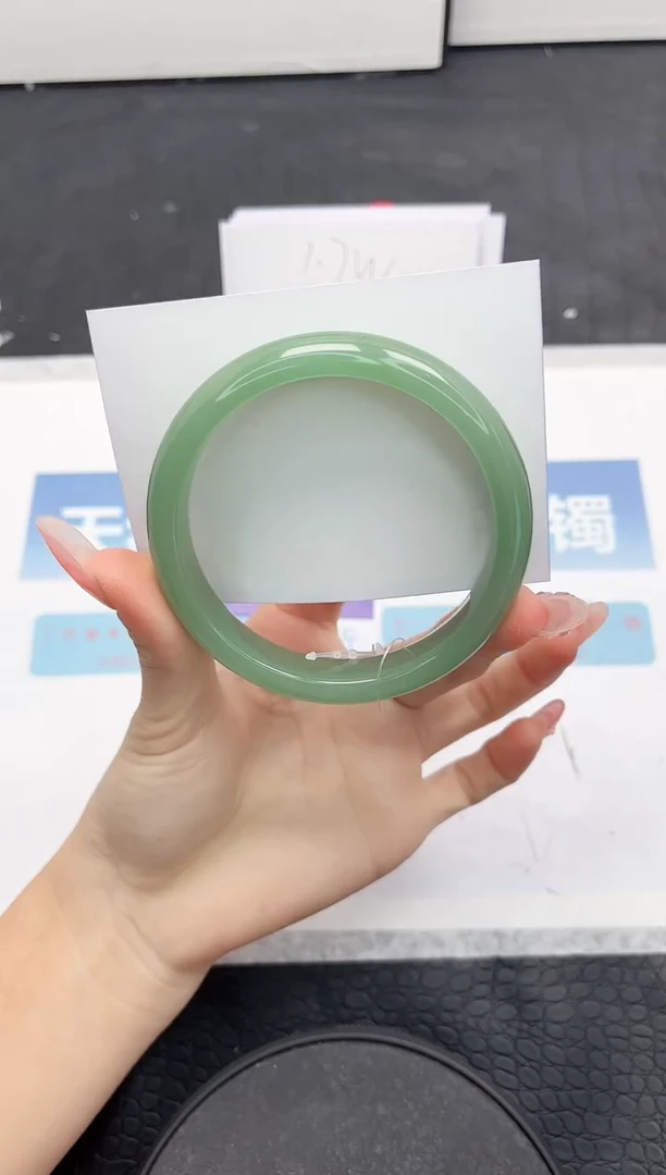 【闪购商品】石英质玉手镯未镶嵌236-62.3