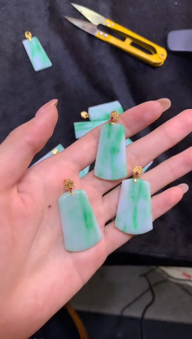 翡翠18K金镶嵌颈饰888/7008028/多样性发/一件