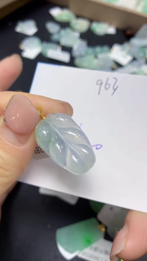 【闪购商品】翡翠挂件18K金镶嵌 天然翡翠A货