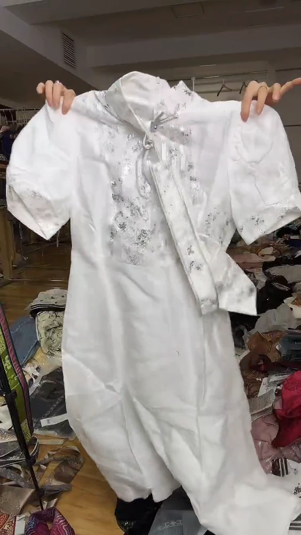 连衣裙       M码       80-105斤