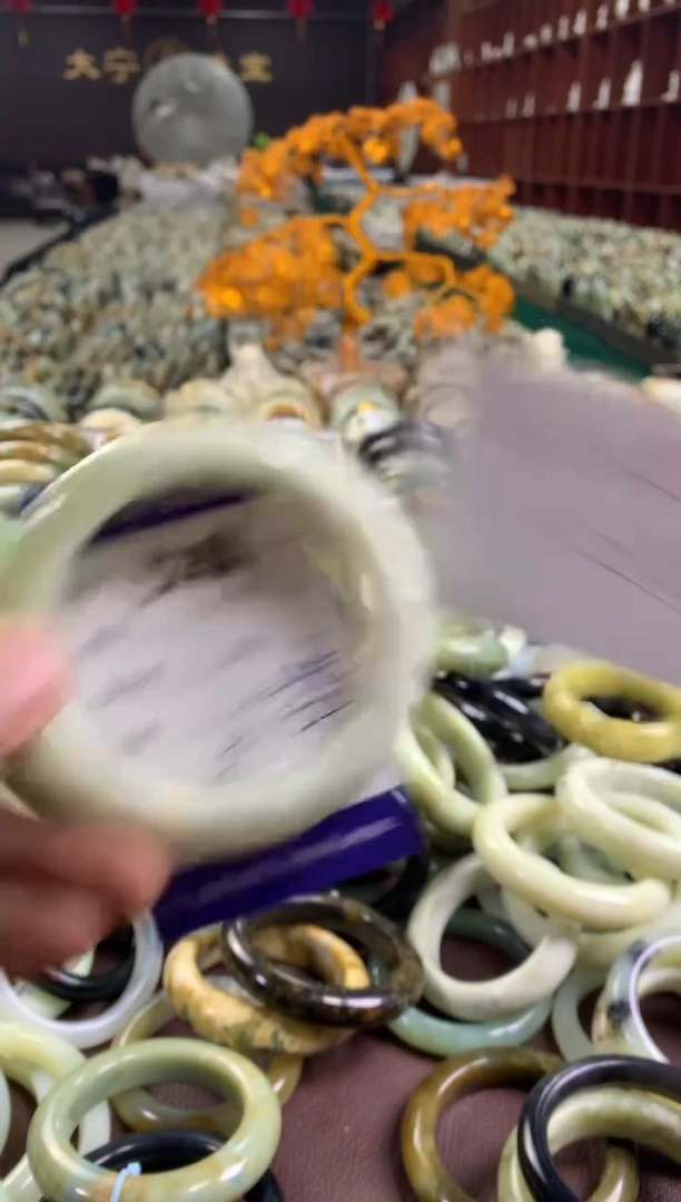 未镶嵌蛇纹石玉手镯5286