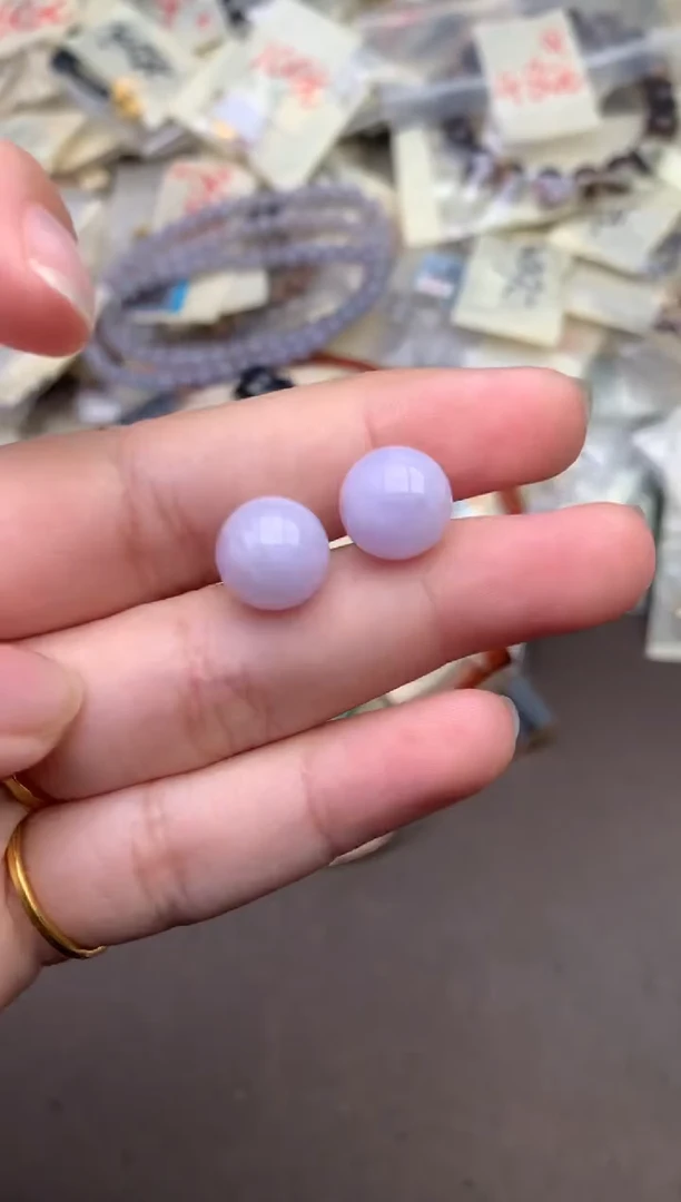 翡翠挂件未镶嵌 —