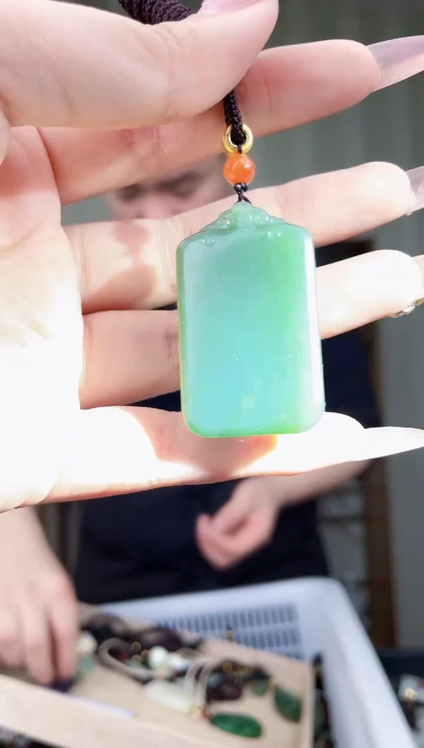 【闪购商品】和田玉挂件未镶嵌拍一发一，多样性发货！