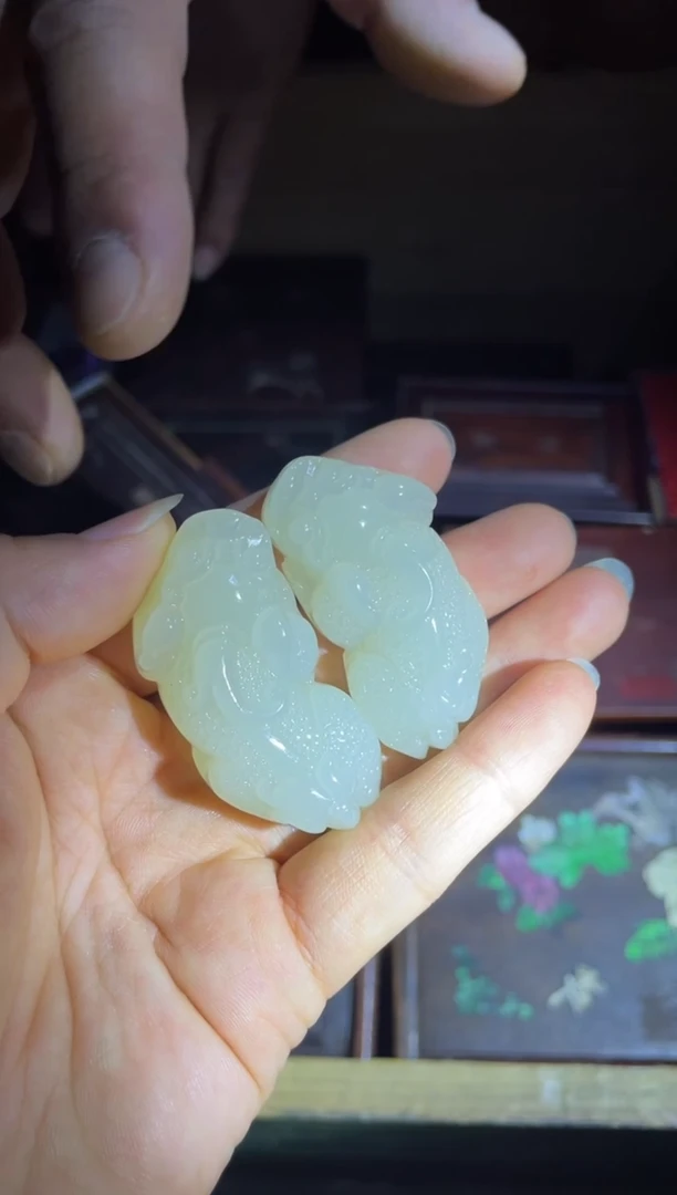 和田玉未镶嵌颈饰白玉貔貅1对给