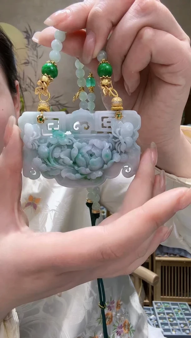 【闪购商品】翡翠颈饰未镶嵌吊坠