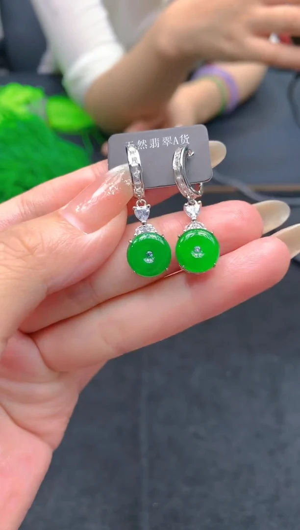 翡翠未镶嵌颈饰天然A货翡翠