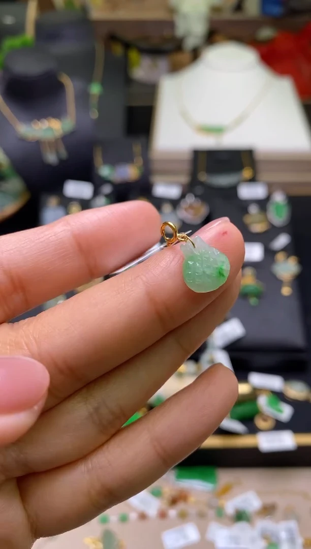 【闪购商品】翡翠颈饰18K金镶嵌净货17960