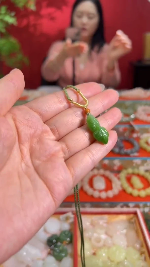 颈饰未镶嵌和田玉碧玉带猫锦鲤