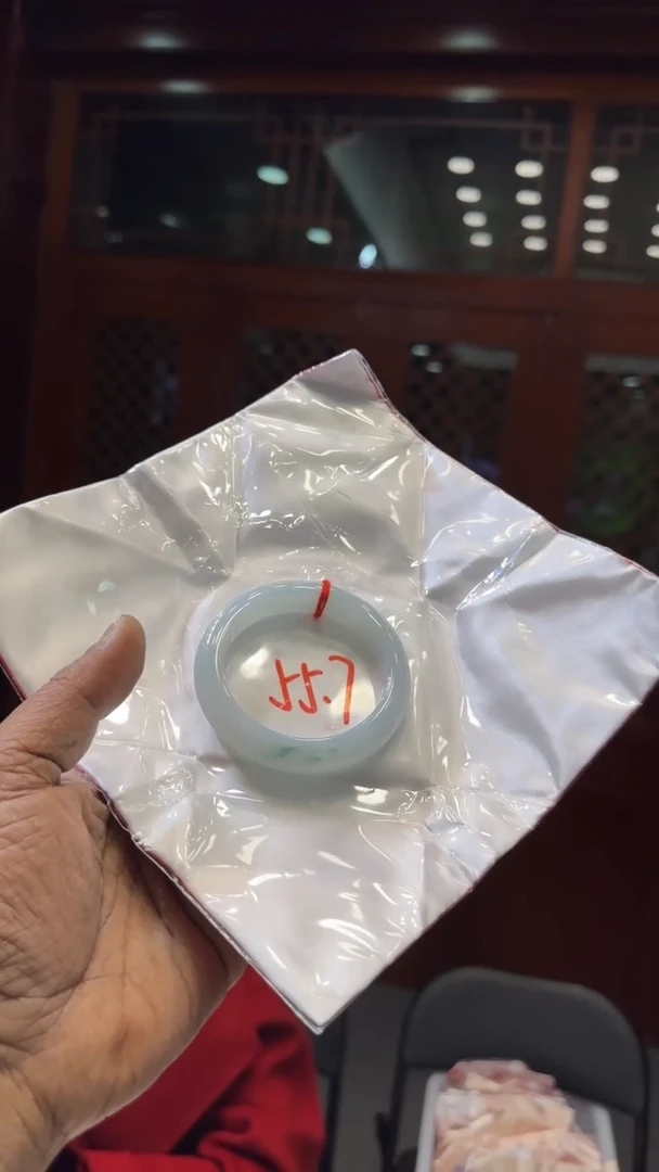 【闪购商品】翡翠手镯未镶嵌手镯