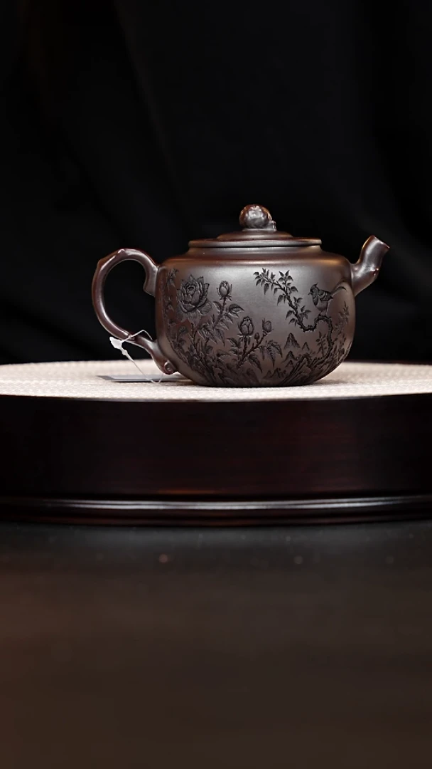 茶壶紫砂宜兴紫砂 花鸟松果汉瓦 铁血红纱 朱志远 260cc