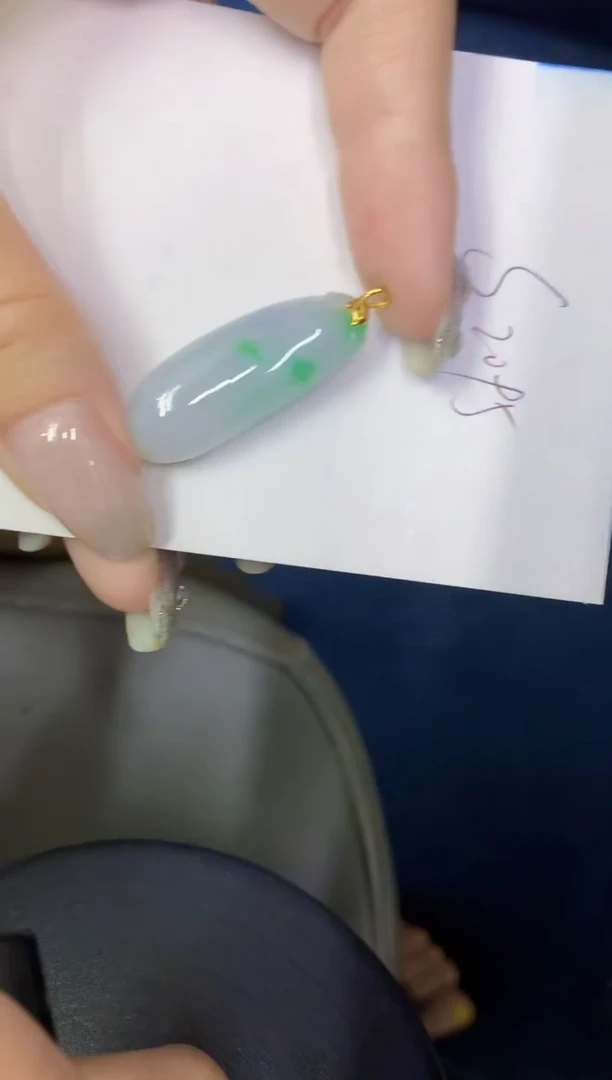 翡翠18K金镶嵌颈饰缅甸天然翡翠A货