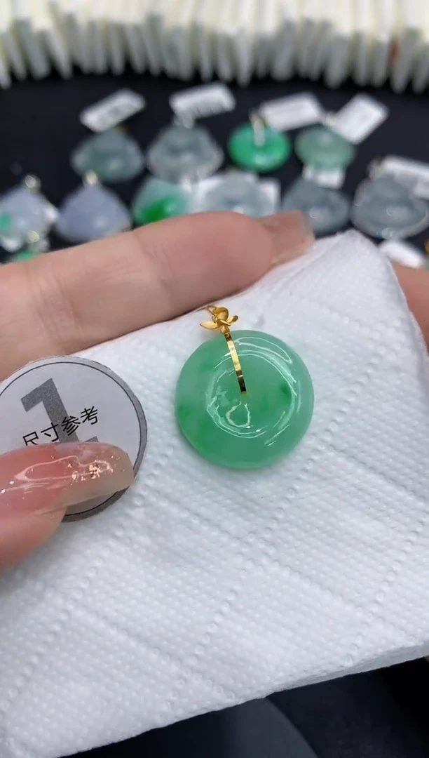 吊坠(不含链)18K金镶嵌翡翠11111111111