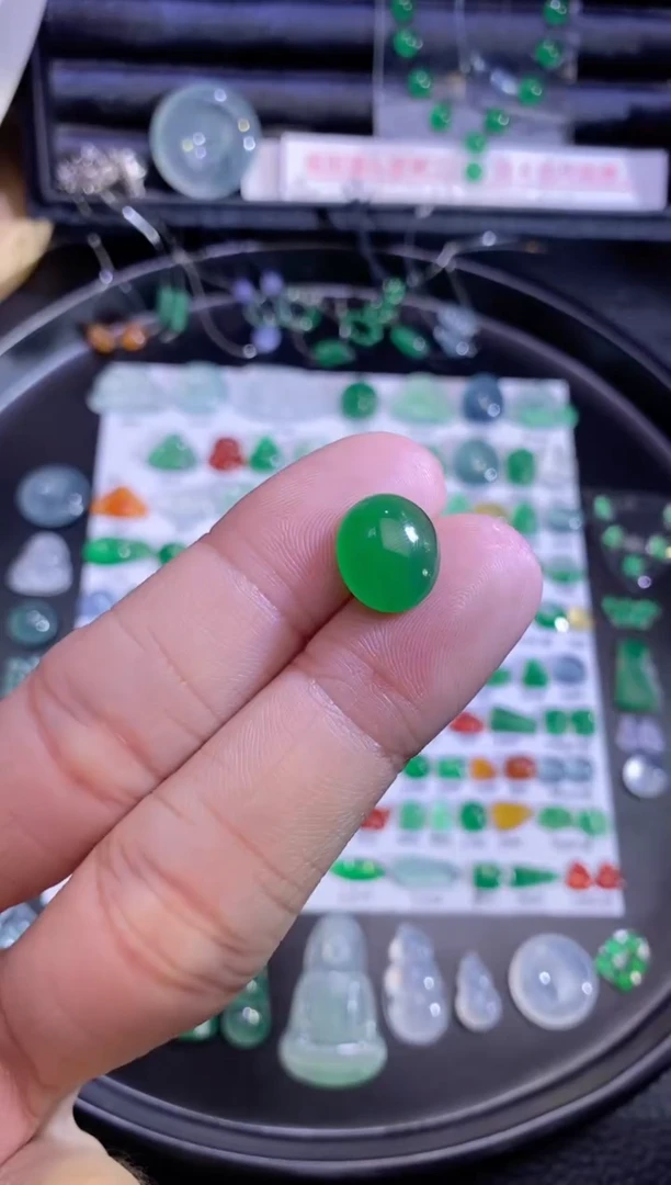 未镶嵌挂件翡翠蛋