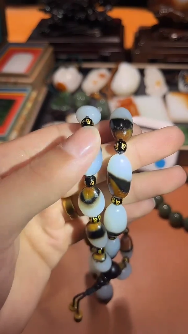 未镶嵌和田玉把件全**。和田玉