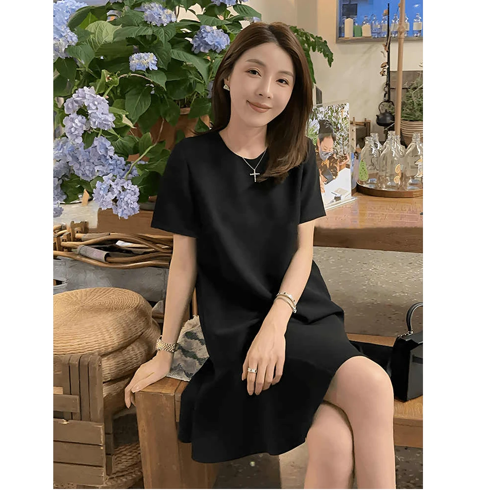 轻奢时尚复古短袖连衣裙女2025新款夏季独特通勤法式荷叶边小黑裙