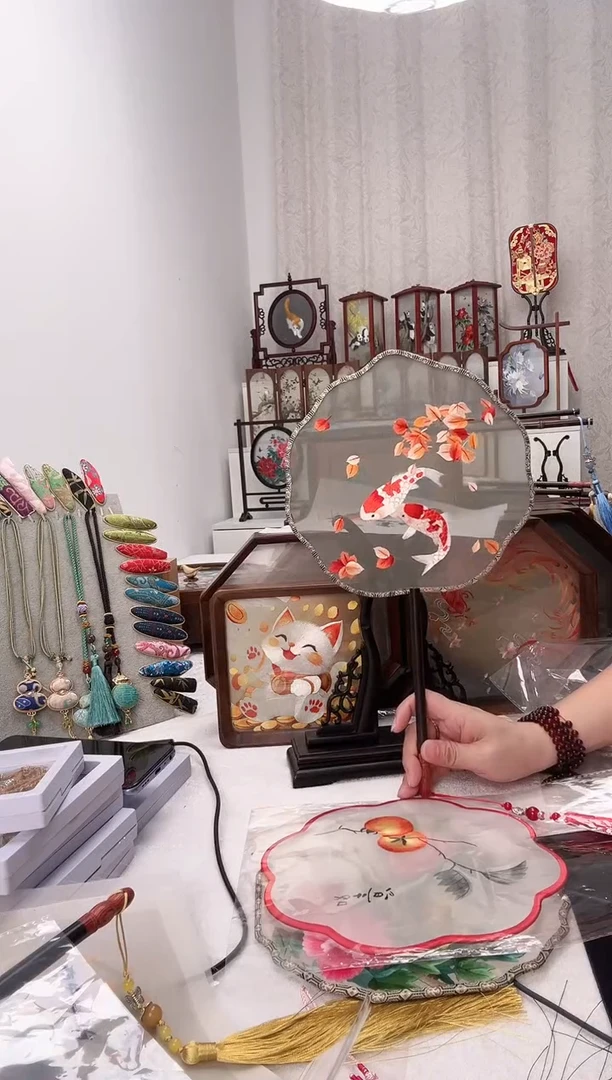 扇子苏绣作品手工团扇