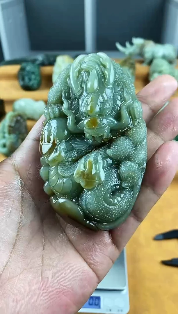 未镶嵌和田玉把件1