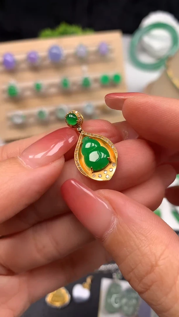 颈饰18K金镶嵌翡翠39