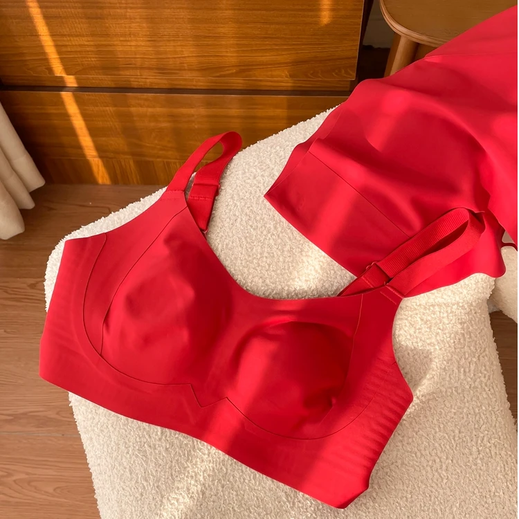 本命年大码红色内衣套装大胸显小无痕舒适提拉显瘦新娘结婚文胸罩