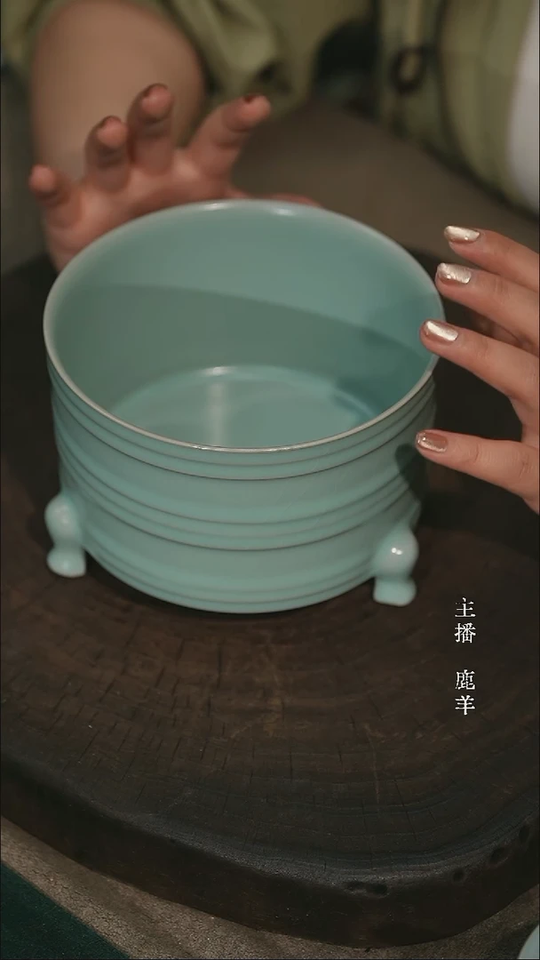中号三足玄纹樽-羊