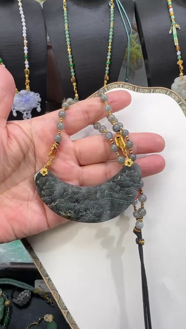 【闪购商品】翡翠颈饰未镶嵌拍照