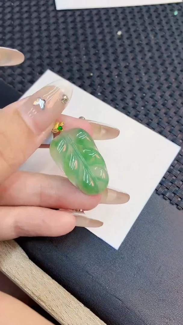 翡翠18K金镶嵌吊坠(不含链)1