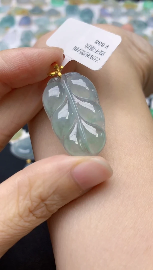 翡翠18K金镶嵌颈饰天然缅甸A货翡翠