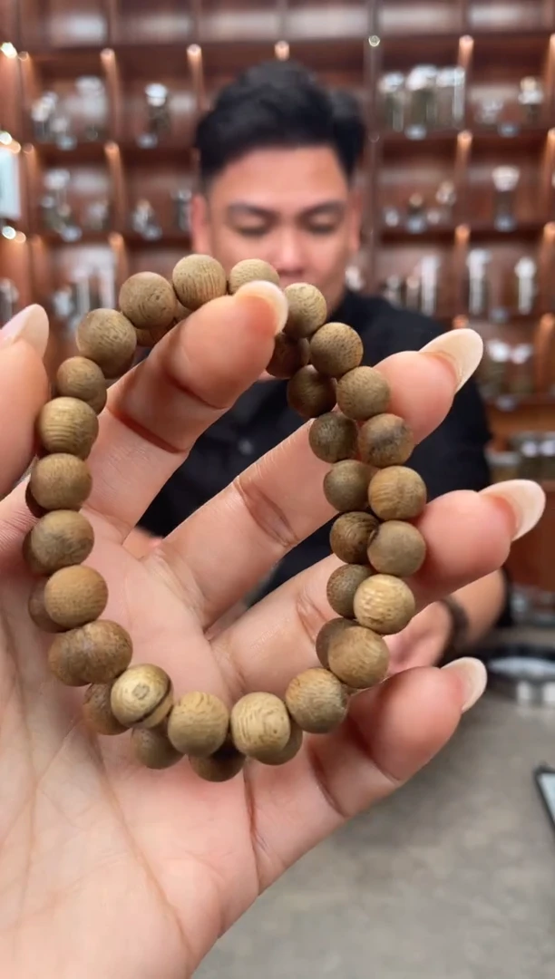 【闪购商品】沉香手串68号海南黑油格多样性发一条