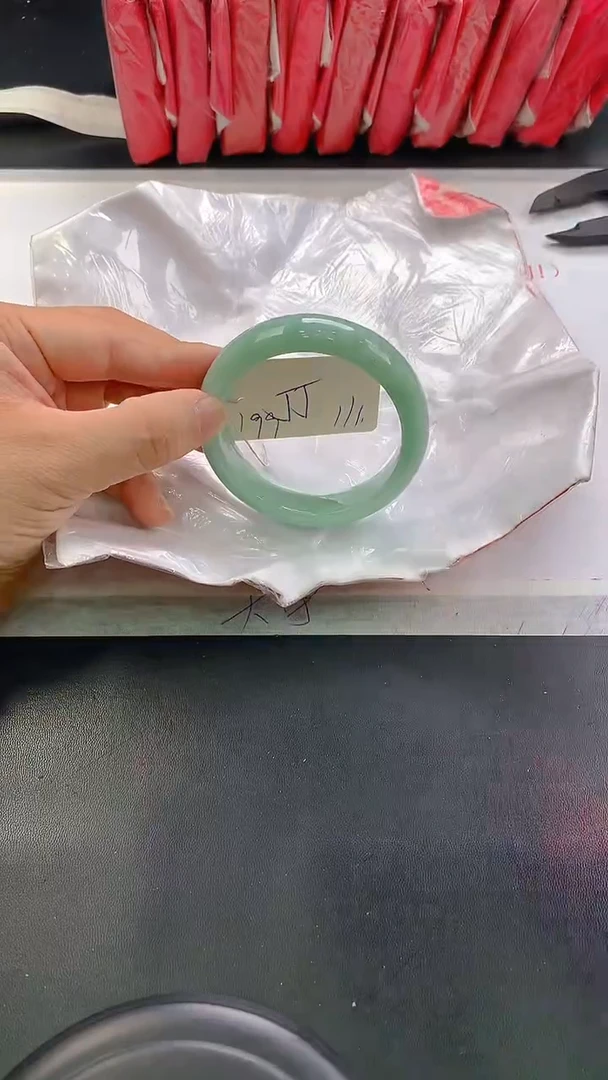 未镶嵌手镯翡翠111