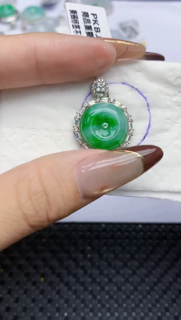 颈饰银S925镶嵌翡翠   天然翡翠A货  百元以上9米证书费自理