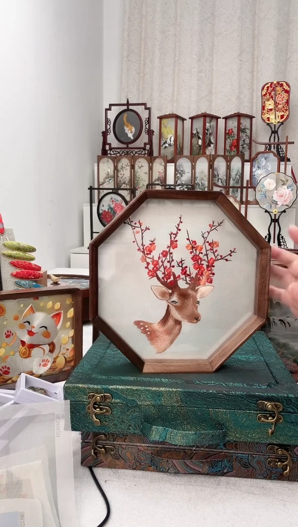 扇子苏绣作品手工摆台