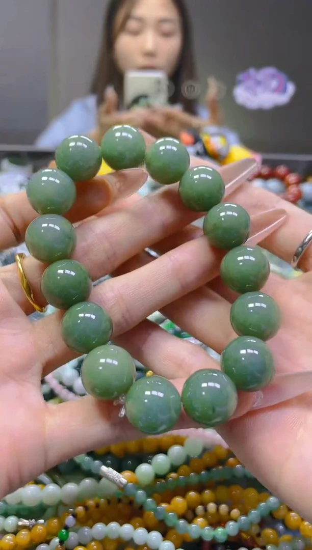 翡翠未镶嵌颈饰13MM/V/翡翠A货，一件也是批发价
