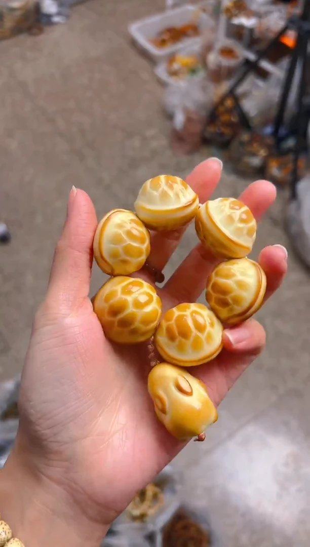 吊坠菩提根/象牙果超级大富甲手捻 黄色兔30+