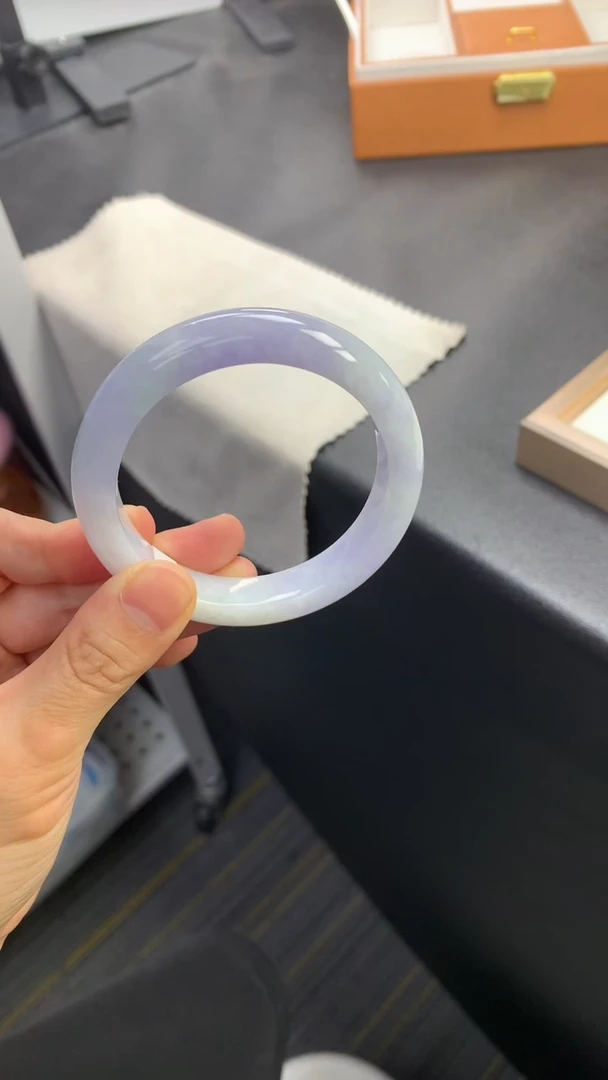 未镶嵌手镯翡翠退货需手镯吊牌标签完好