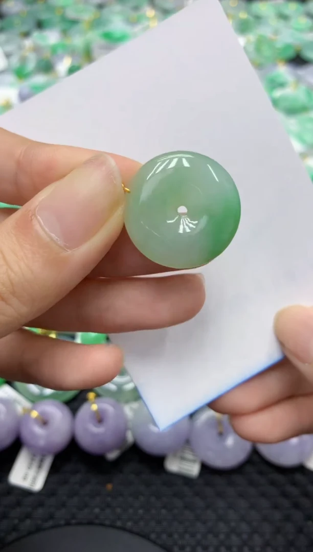 翡翠18K金镶嵌颈饰天然缅甸翡翠A货